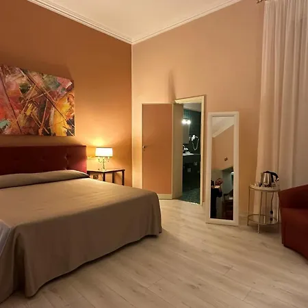 فندق Roma 4*