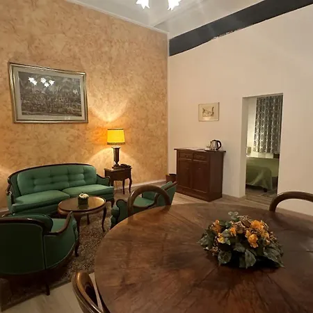 فندق Roma 4*