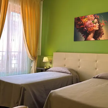 فندق Roma 4*